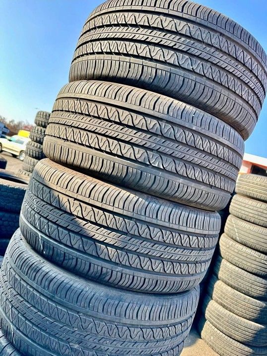 255 45 19 Tires Con 80% De Vida Las 4 De La Marca CONTINENTAL