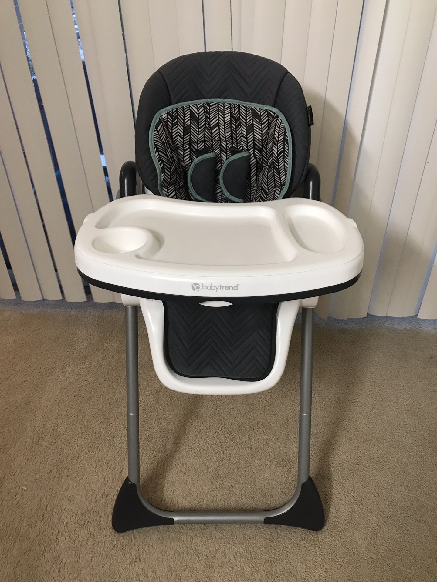 Adjustable baby high chair