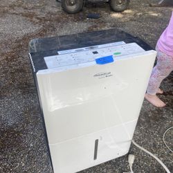 Dehumidifier 