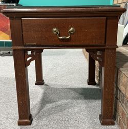 Broyhill End Table Side Table With Drawer