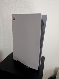 PS5 with Disc Drive - Two Dualsense Controllers, GoW: Ragnarok & Callisto Protocol $450