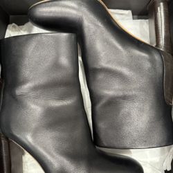 Vince Paige Classic Ankle Boot Black Size 8.5