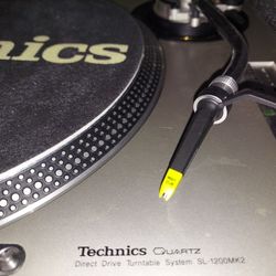 Dj System With Technic 1200s 