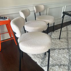 4 Dining Chairs 