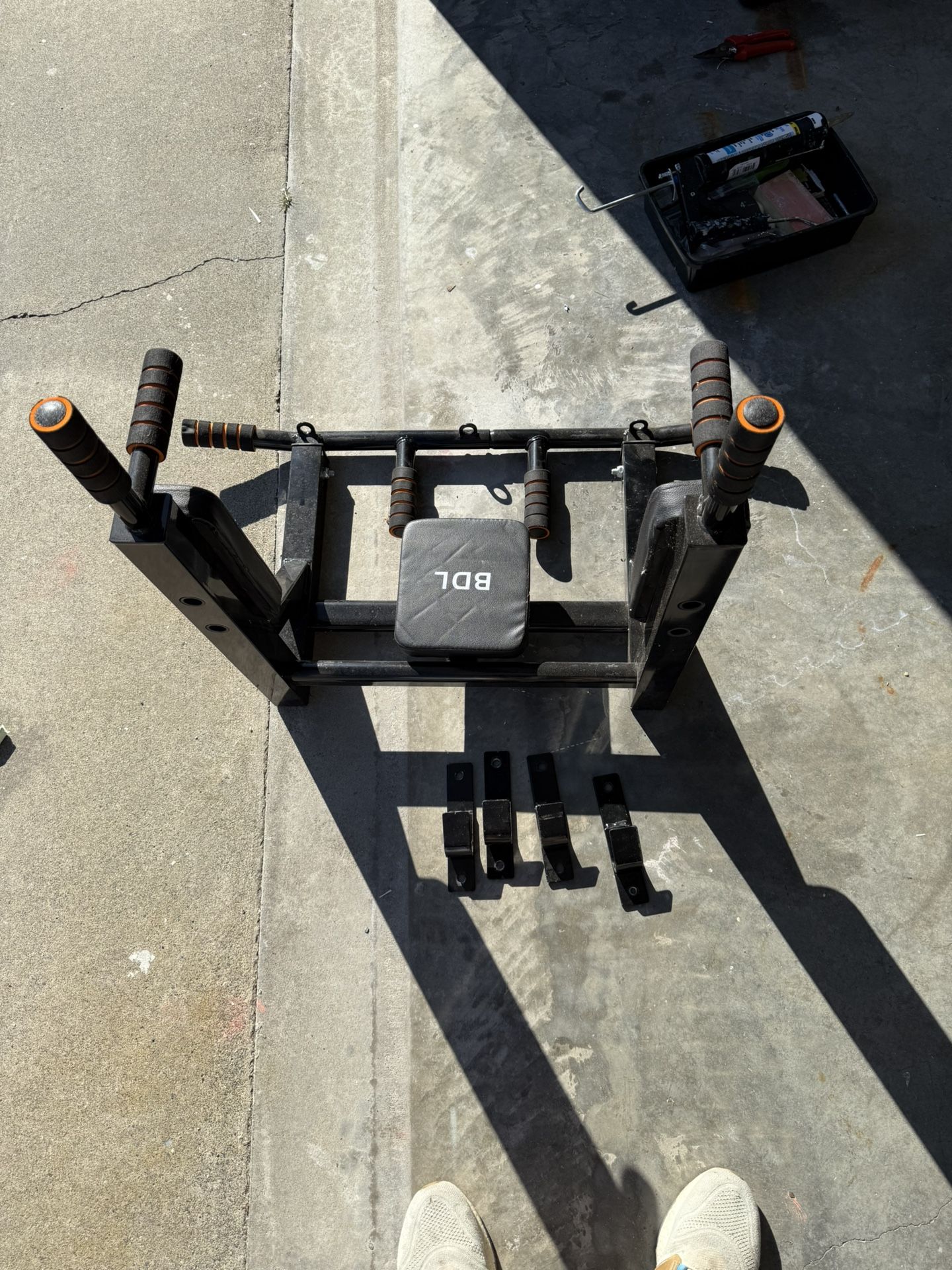 FREE Pull Up Bar / Dip Station