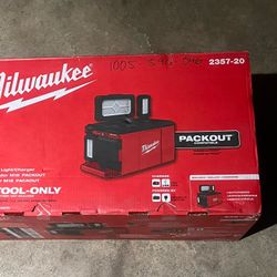 Milwaukee M18 Packout Light (tool Only )