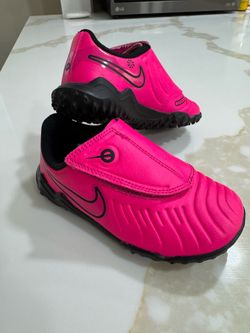 Nike toddler soccer shoes