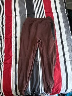 NIKE TECH SIZE SMALL  FULL SET (top and bottom)