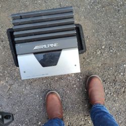 Alpine Amplifier 