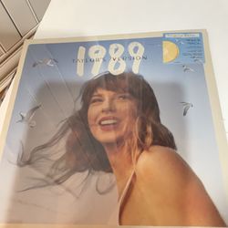 1989 Tailor Swift Tangerine Vinyl Record
