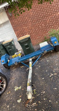 Like new Tow Dolley! Only Used A Handful Of Times