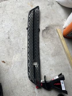 Infiniti G37 Lower Grill