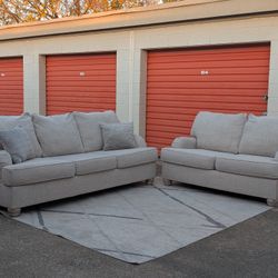 ASHLEY FURNITURE SOFA/LOVESEAT SET*(Free Delivery Within 25 Miles)Hablo Españon