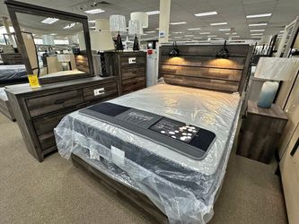 Rustic Wood Bedroom Set Built in Night Lights Multiple Sizes $10 DOWN