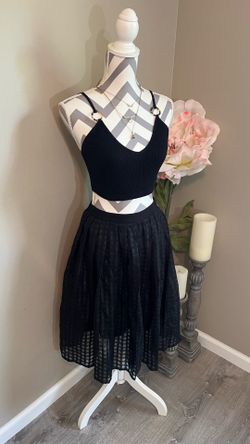 Elle Women’s Size 6 Small Black Pleated Checkered Plaid Midi Skirt