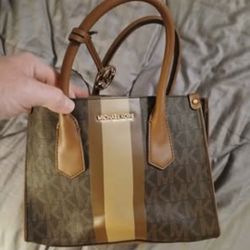 Michael kors Purse $75 Obo