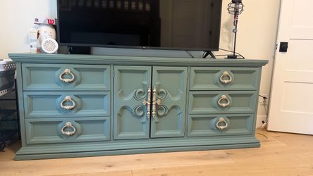 Buffet / Dresser / Entertainment Stand