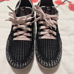 Nike Women's Air Vapormax Flyknit 3   Size 7.5