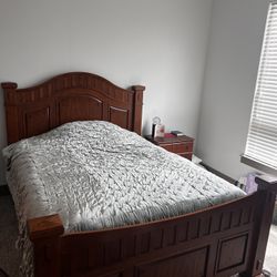 Queen Size bed with Boxspring/frame