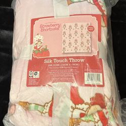 Strawberry Shortcake Throw Blanket