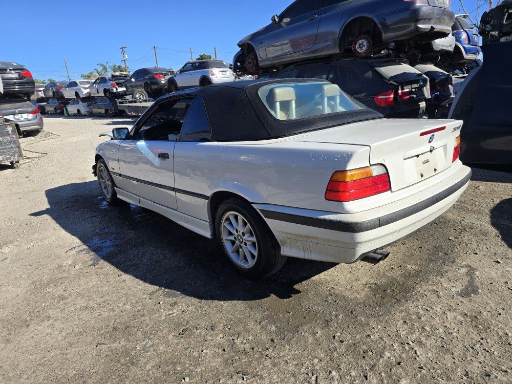 1999 BMW 328IC PARTING OUT PARTS FOR SALE