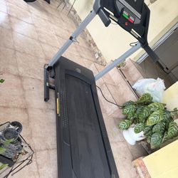 GoldGym 430i Treadmill 