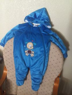 Warm onesie 0-3 months - never used