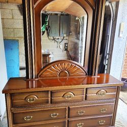 7 DRAWER DRESSER AND MIRROR COMBO