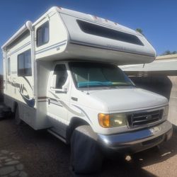 2004 Minnie Winnie Winnebago Class C