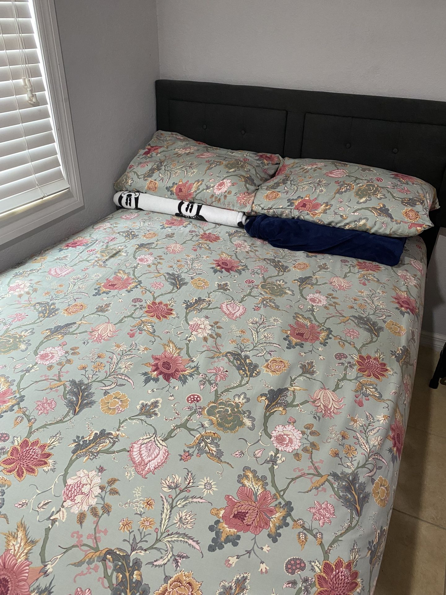 Full Bed Set – Frame + Comfy Mattress