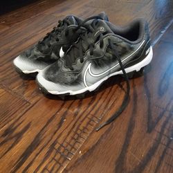 baseball cleats size 3Y