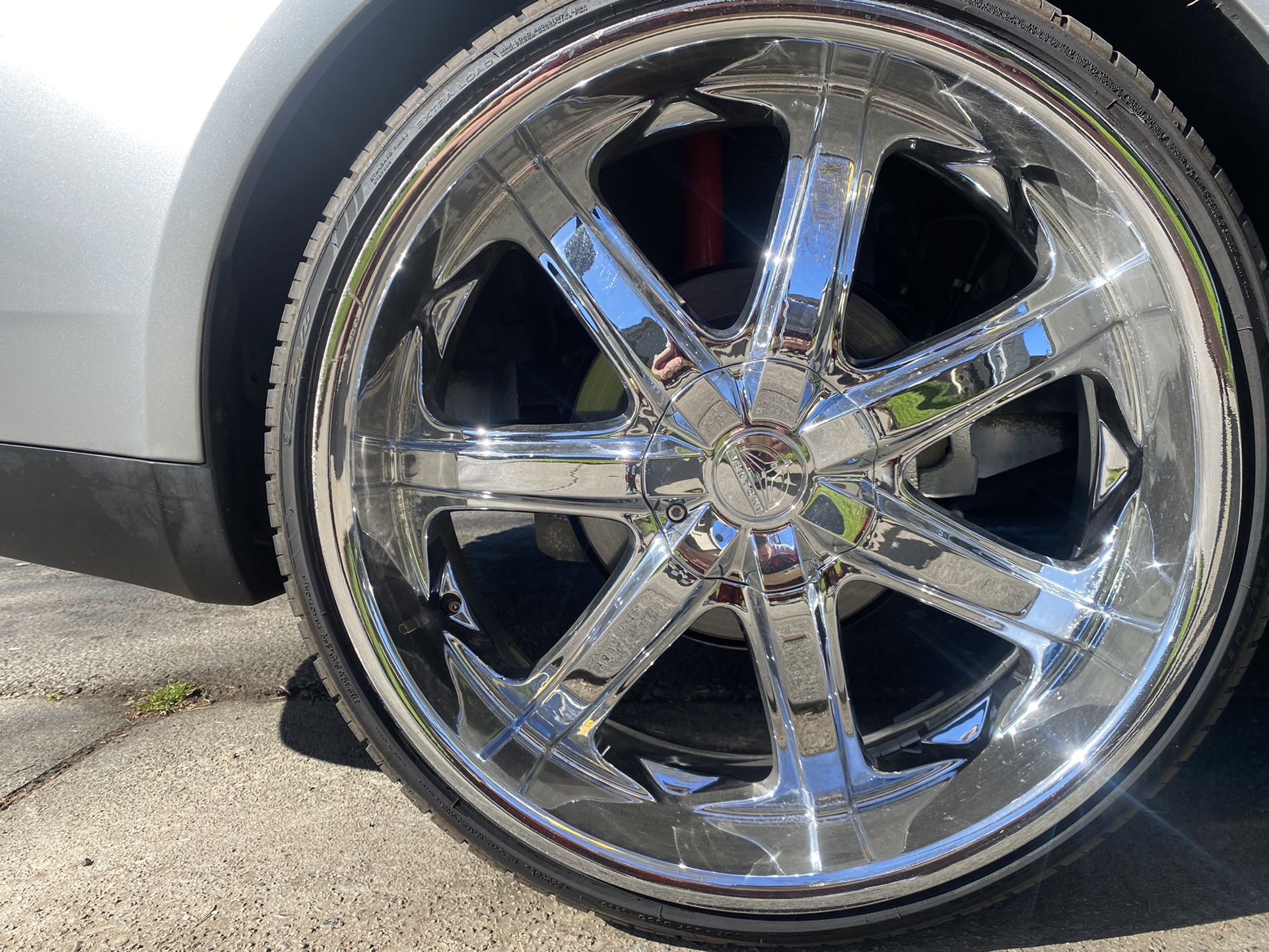 Bentchi 22 " Rims All 3tires Have Good Tread Left 1 is decent