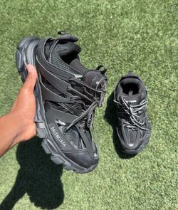 Balenciaga tracks black