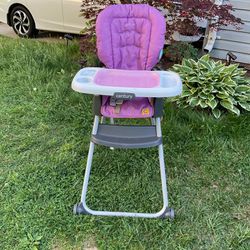 A Beautiful High Chair To Feed Your Baby (NO SHIPPING)