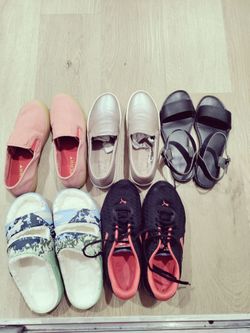 5 pair women's shoes