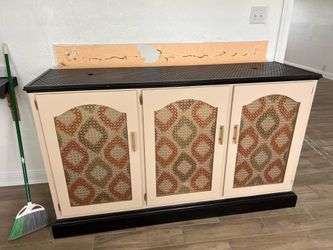 Storage cabinet