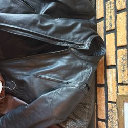 I Got These Five Jackets Leather Leather Jackets Very Nice. Kept 500 Bucks For All Five Of Them.