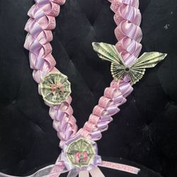 graduate  leis