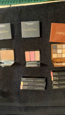 Anastasia Beverly Hill Pallets Lipsticks Lipgloss And Consider