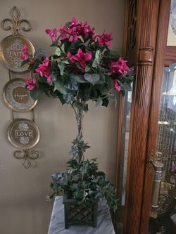 BEAUTIFUL 38" Tall Faux Pink Bougainvillea Silk Topiary Tree in Wood Planter