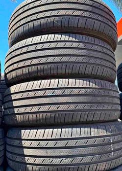 235 55  20 Michelin tires Con Excelente calidad Las 4