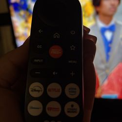 Vizio 32” tv with remote smart tv