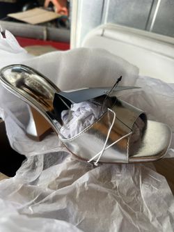 Boxes Of Forever 21 Heals