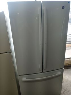 GE 33" white french door refrigerator - Free delivery