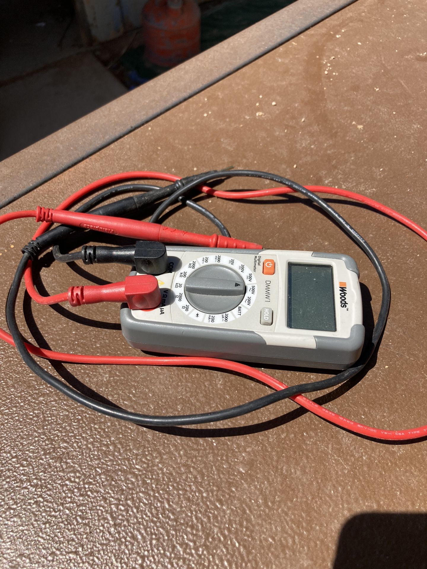 Woods DMMW1 Subcompact Digital Multimeter 500 AC/DC Volts CATlll 300V