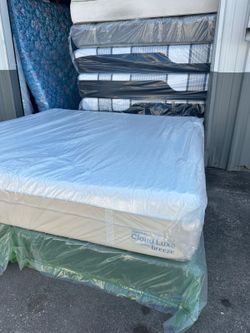 King size mattress and box spring