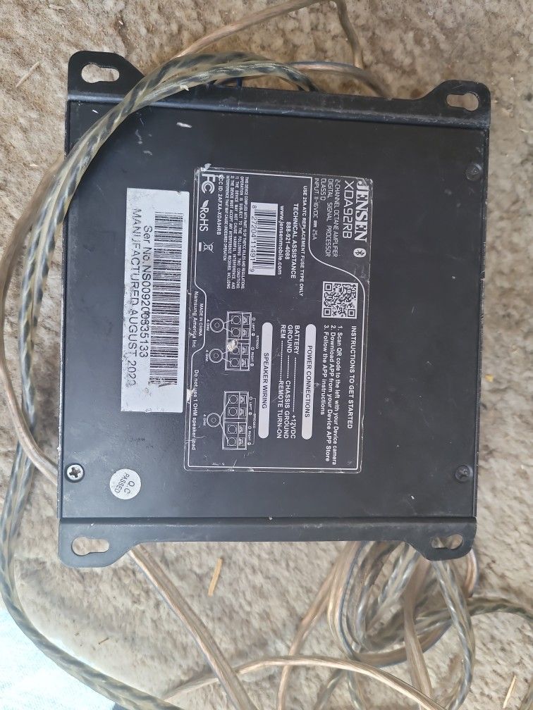 Jensen 600 Watt Class D 2Channel AMP with Bluetooth App XDA92RB for