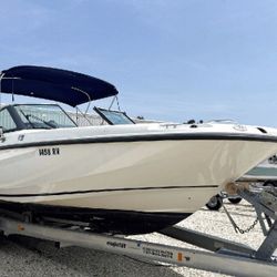 2015 Boston Whaler 230 Vantage (Pristine Shape)