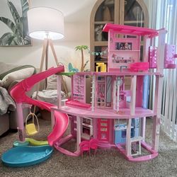 Barbie Dream House 