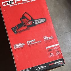 Milwaukee M12 Chainsaw Kit New Nuevo 